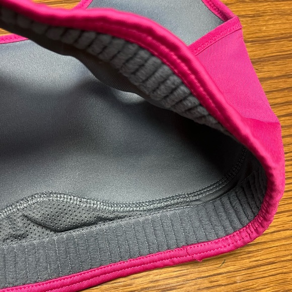Nike Sports Bra - Picture 4 of 4